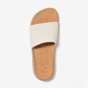 Message Mullen Classic Slide in Creme Brûlée